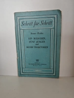 Одна девушка, пять юношей и шесть тракторов