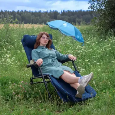 Шезлонг складной с подлокотниками на мягкой основе в комплекте с зонтом садовым (синий) (1780х670х300мм, макс. нагрузка 200кг) WMC TOOLS WMC-FG-HY-8000B-Z