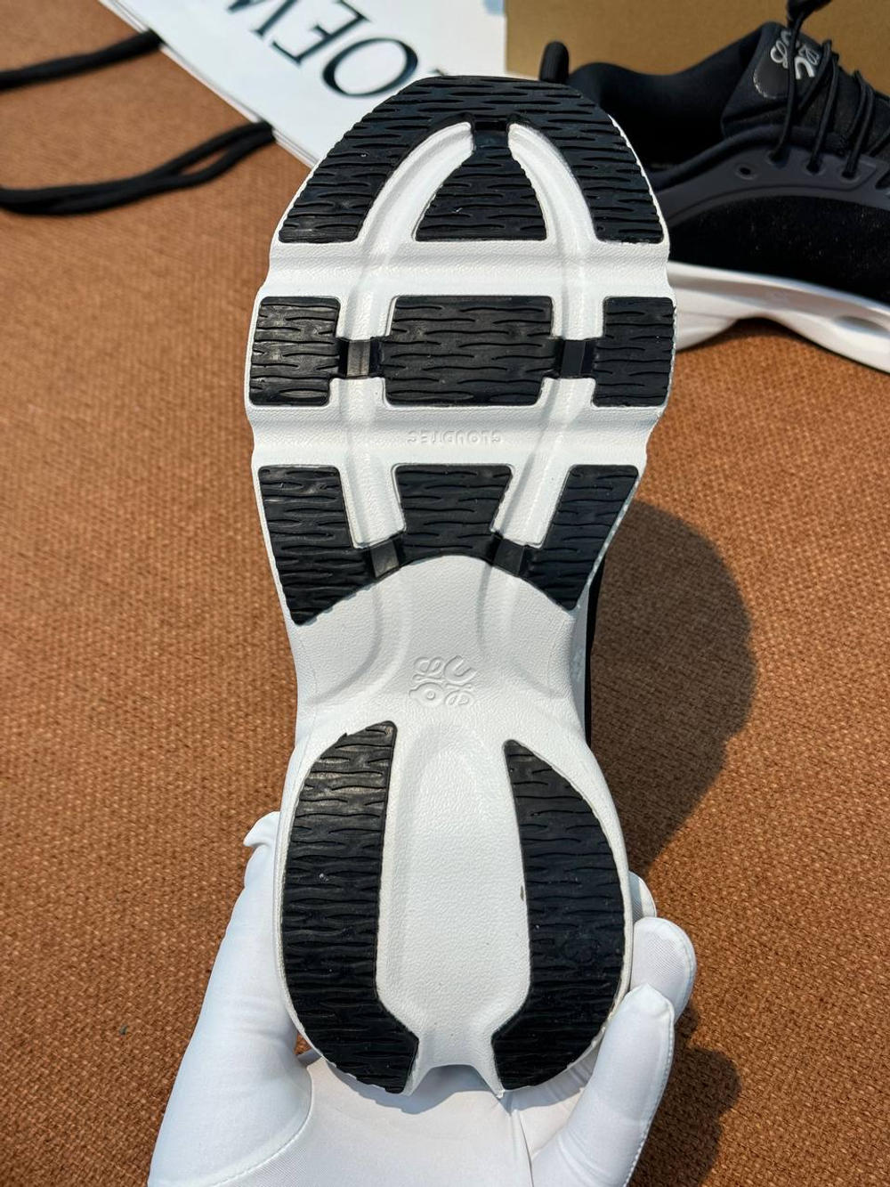 Кроссовки Loewe