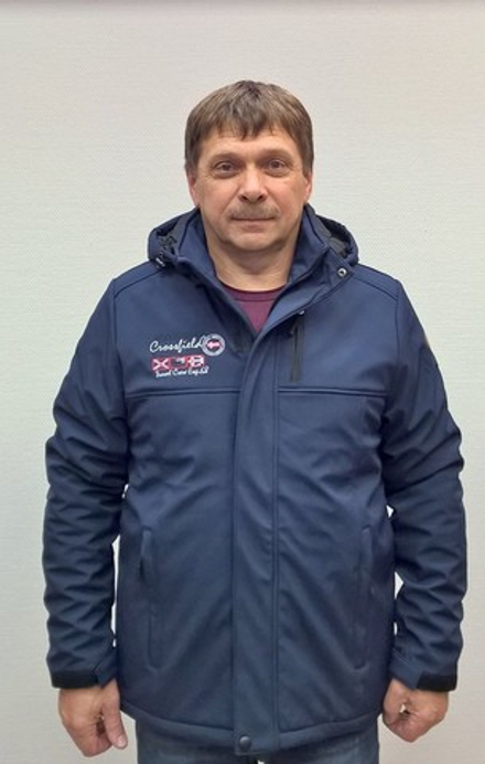 Теплая мужская куртка с капюшоном