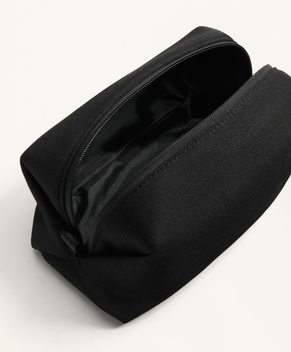 OYSHO Сетчатая косметичка, черный