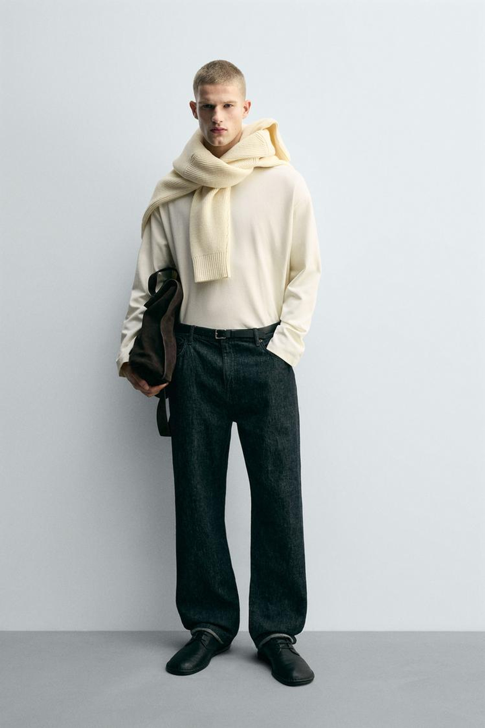 ZARA ФУТБОЛКА С КОНТРАСТНОЙ ДВОЙНОЙ ОТДЕЛКОЙ, ЦВЕТ СЛИВОЧНОГО МАСЛА