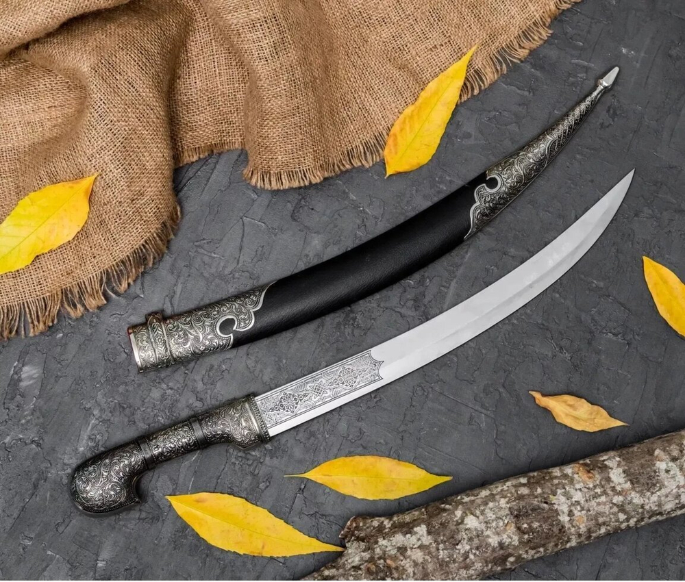 Ятаган сувенирный в коже