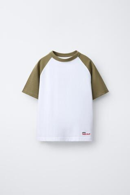 ZARA ФУТБОЛКА РЕГЛАН С ВЫШИТОЙ НАДПИСЬЮ, БЕЛЫЙ/ЗЕЛЕНЫЙ