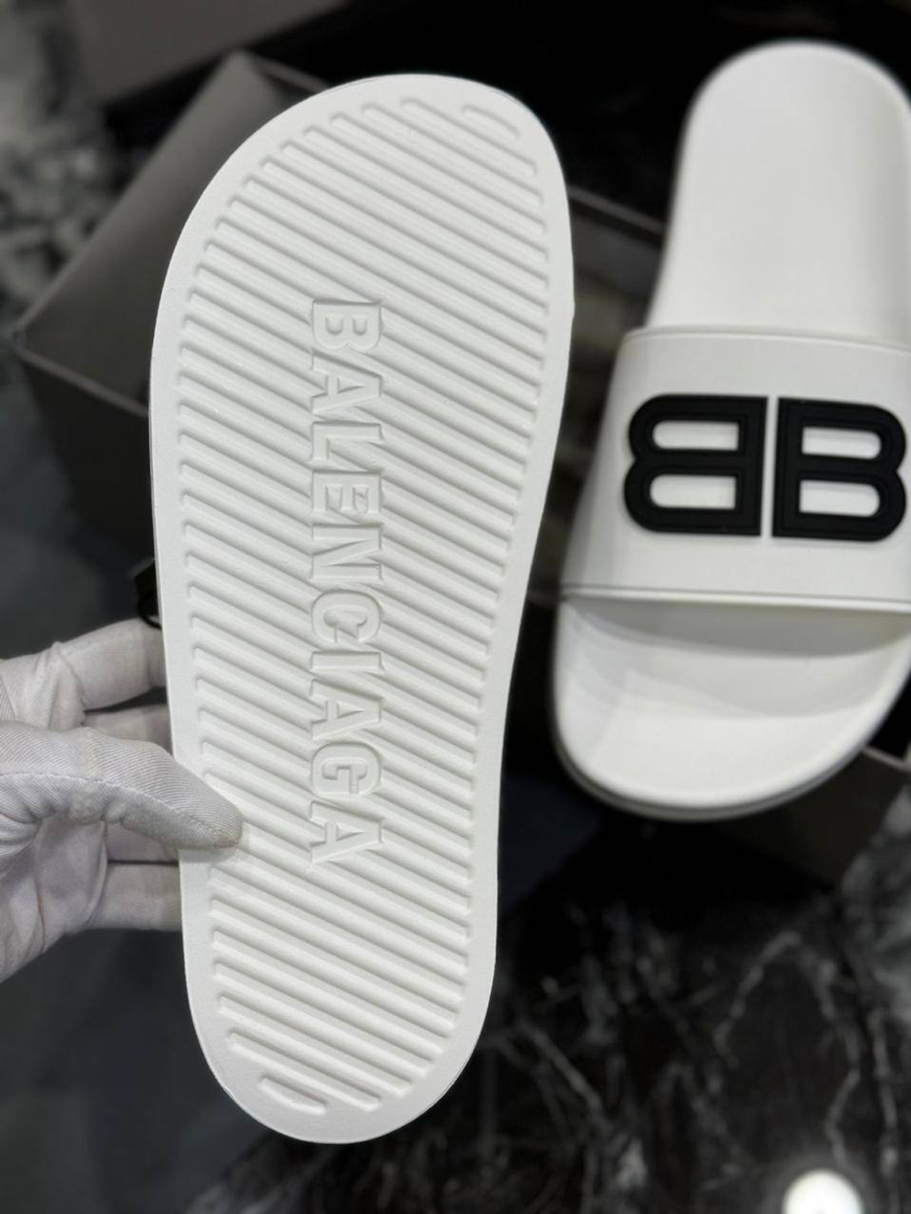 Шлепанцы Balenciaga