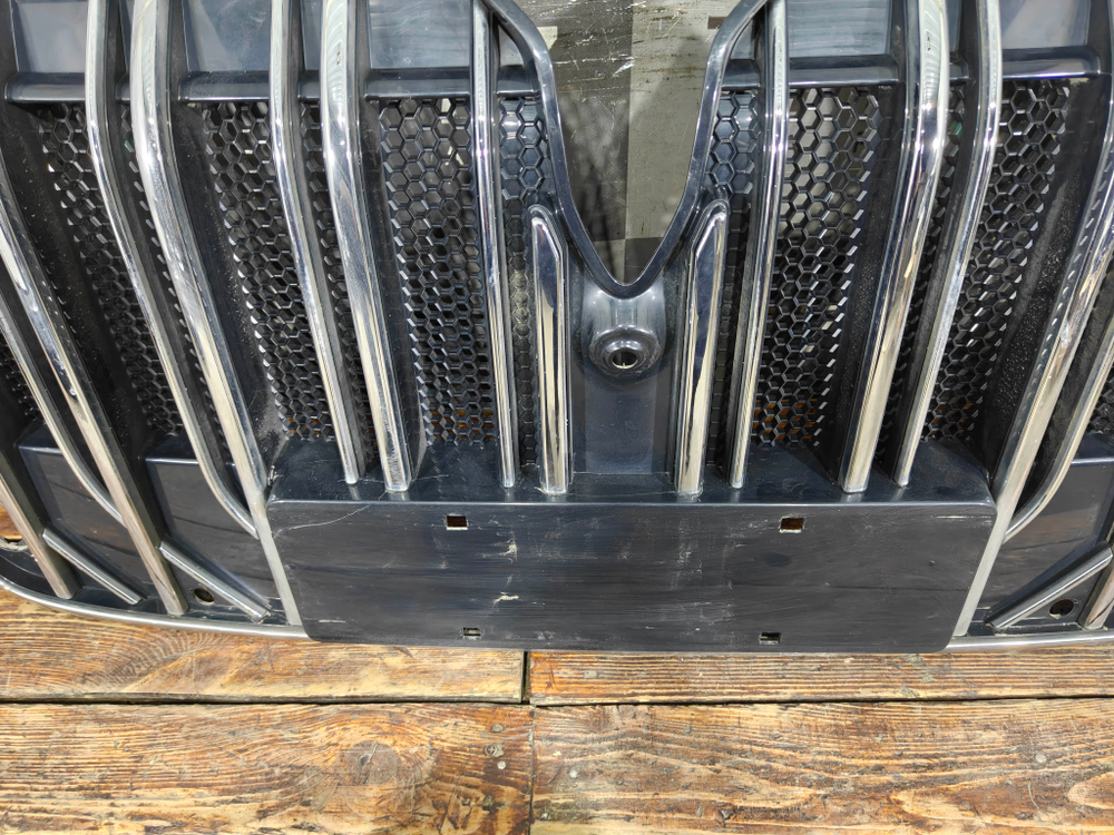 Решетка радиатора Voyah Dream 21-нв Б/У Оригинал 280328005JK02