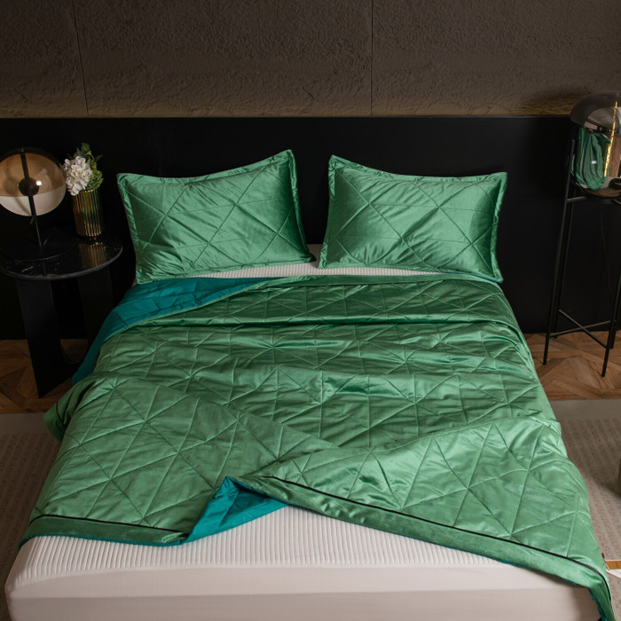 Велюровое покрывало в клетку OVL049