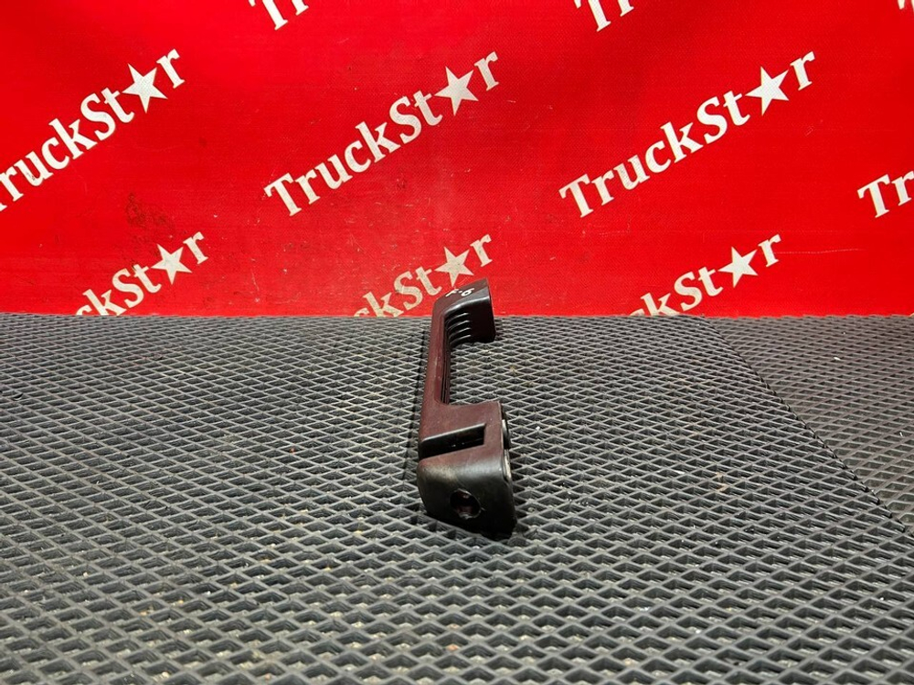 Ручка капота