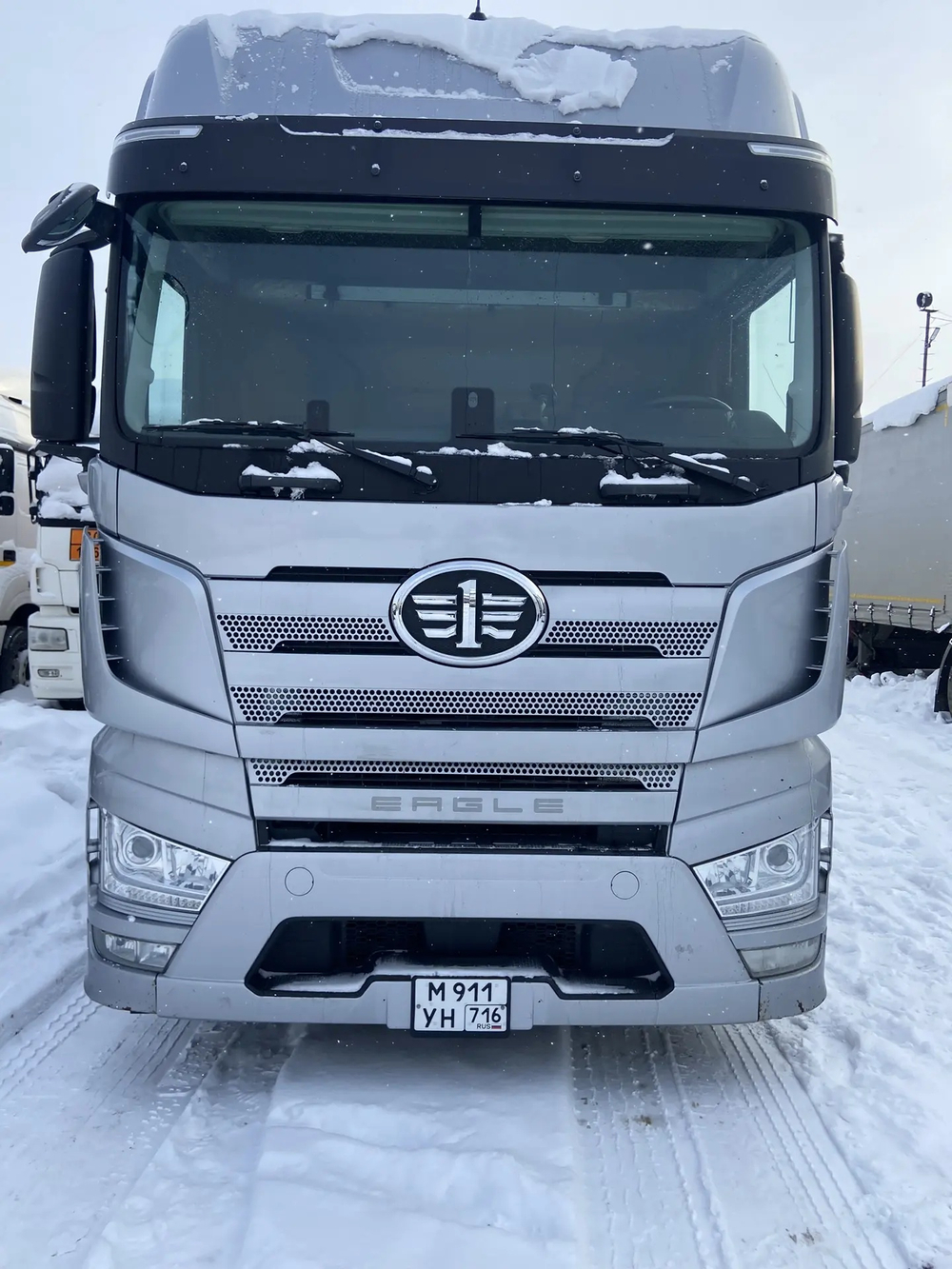 FAW J7 4x2 Седельный тягач CA4180P77K25E5 (Дизельный, 12,5 л, 553 л.с., АТ)