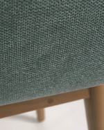 Стул Konna зеленого цвета с ножками из массива ясеня