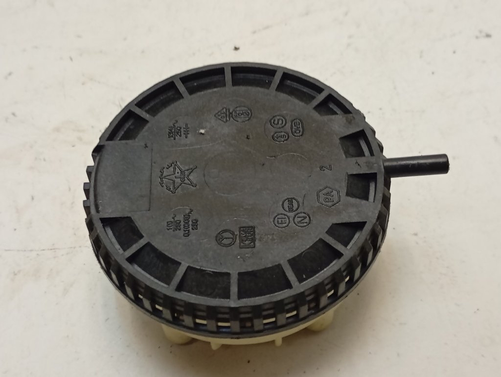 WMV1600BY/01 кт39 Датчик уровня воды для стиральной машины Bosch 792353 б/у