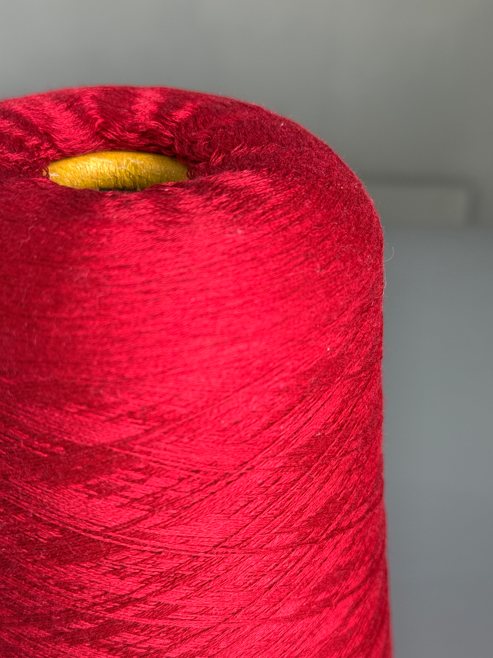 Пряжа Botto Giuzeppe Moorea 2/120х2 (55% шелк малбери, 45% хлопок) 3000 м/100 гр, красный