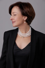 Нить 160 см кремового жемчуга Swarovski диаметром 1 см с золотой застежкой из цирконов