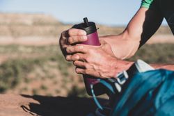 Набор крышка Klean Kanteen TKWide Twist Cap Taupe, трубочки с ёршиком