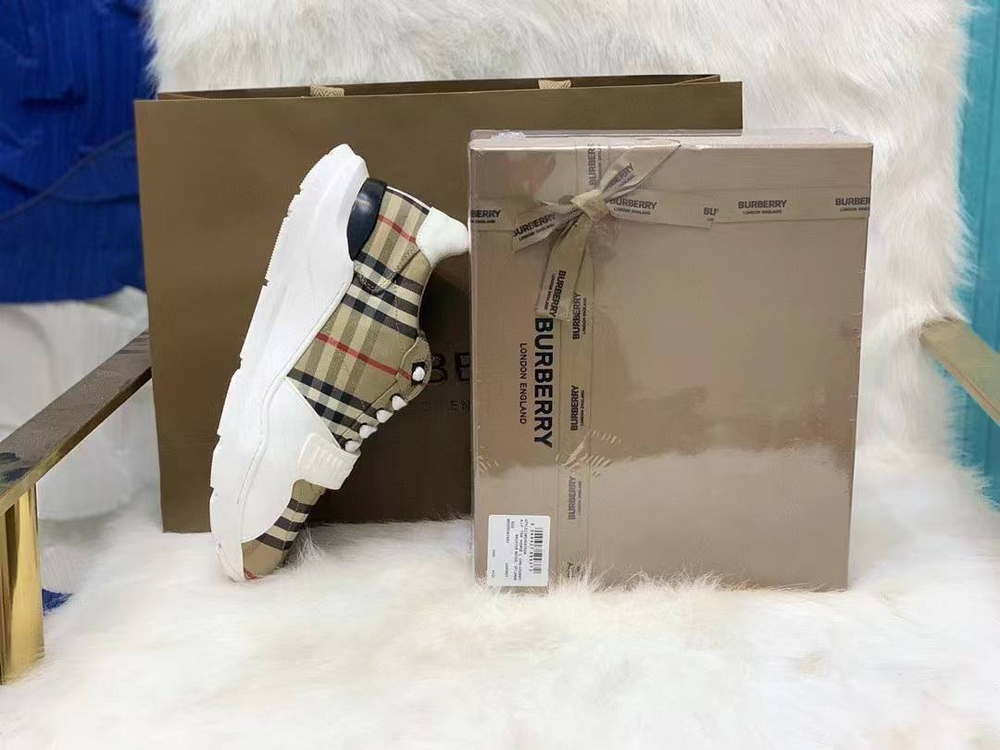 Кроссовки Burberry