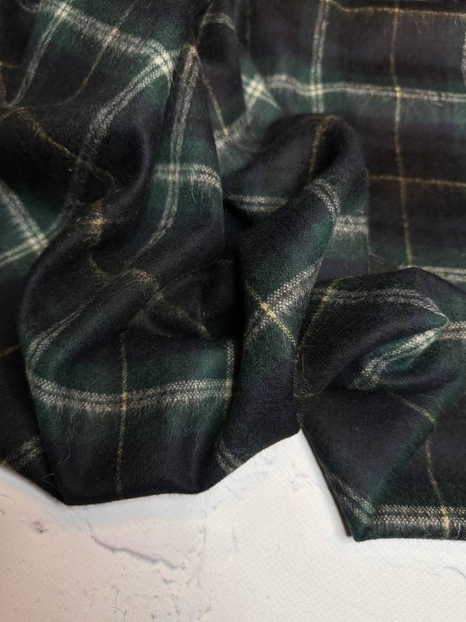 Костюмно-плательная фланелевая шерсть с мохером (Prada, 80%шерсть/20%мохер, Сине-зеленая клетка с тонкими белыми и желтыми акцентами, 147, 214 гр/м2)