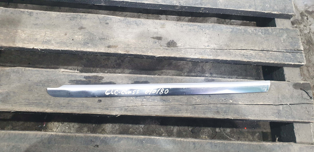 Накладка стекла заднего правого Mercedes GLC (X253) 15-нв Б/У Оригинал A2536700222