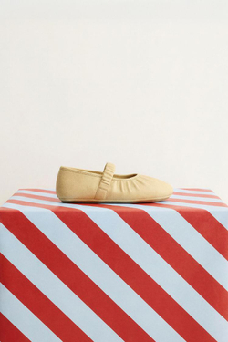 ZARA КОЖАНЫЕ БАЛЕТКИ, ЖЕЛТЫЙ