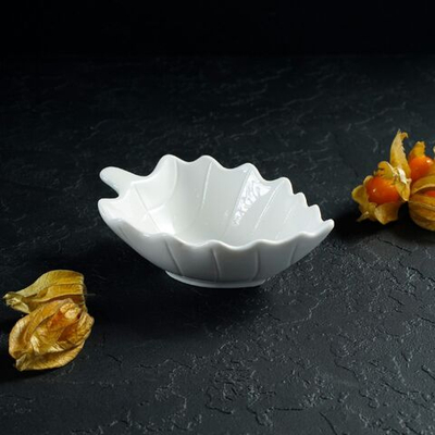 Соусник фарфоровый Magistro «Лист», 150 мл, 15,5×9,5×4,5 см, цвет белый