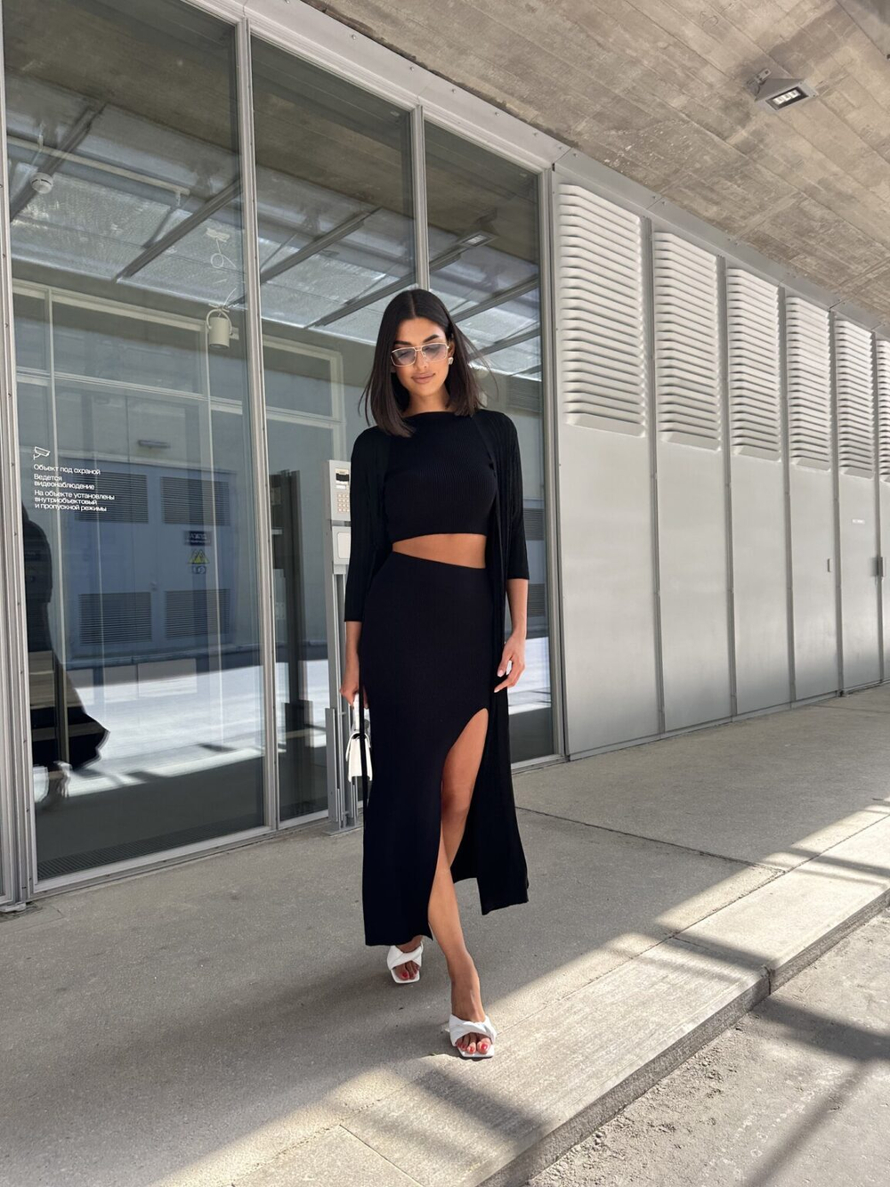 Кроп-топ PETRA с коротким рукавом, чёрный