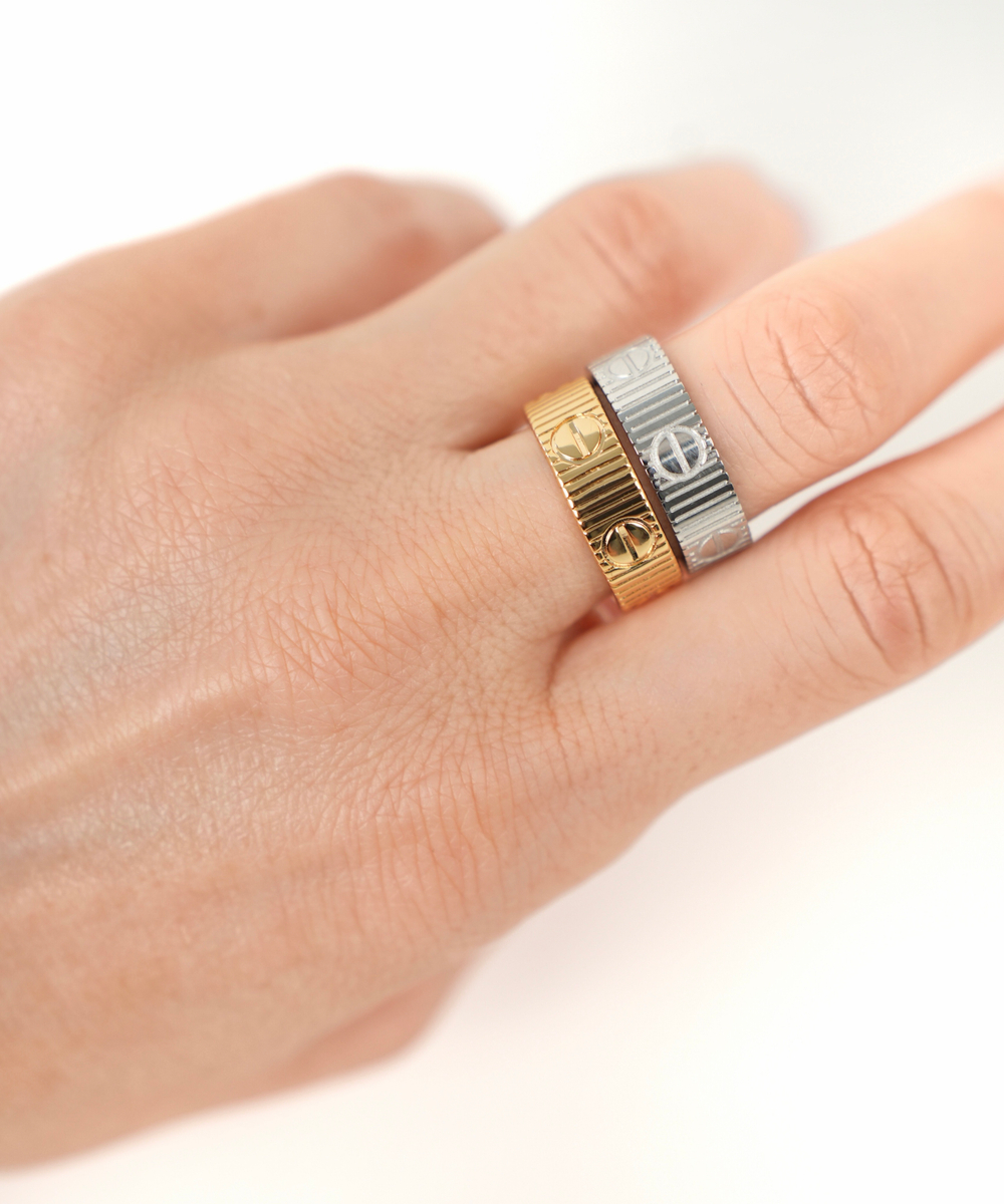 Кольцо Divine silver