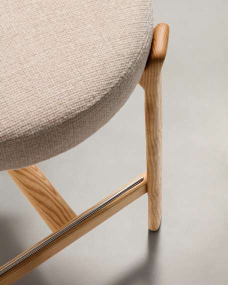 Полубарный стул Granite 65 см, бежевый шенилл, массив ясеня в натуральном цвете