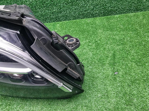 Фара правая Mercedes C w205 (2018-2023) LED