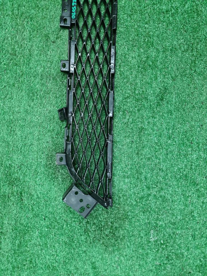 Решетка переднего бампера Infiniti QX50 2 (17-нв)