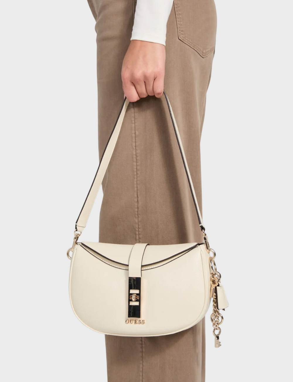 Сумка с брелком GUESS