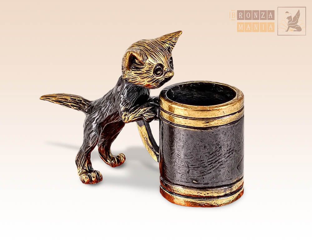 фигурка Котенок с кружкой