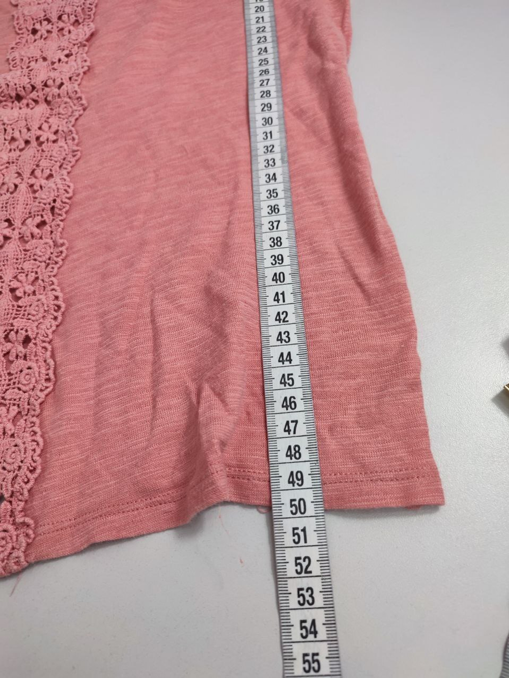 Футболка коралловая с кружевом 44 размер