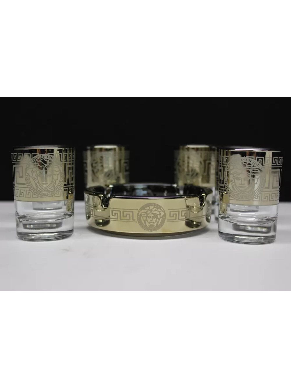 Набор стопок с пепельницей