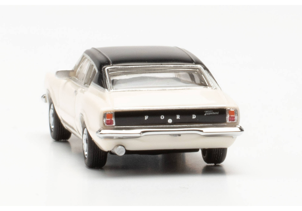 Автомобиль Ford Taunus Coupé, белый