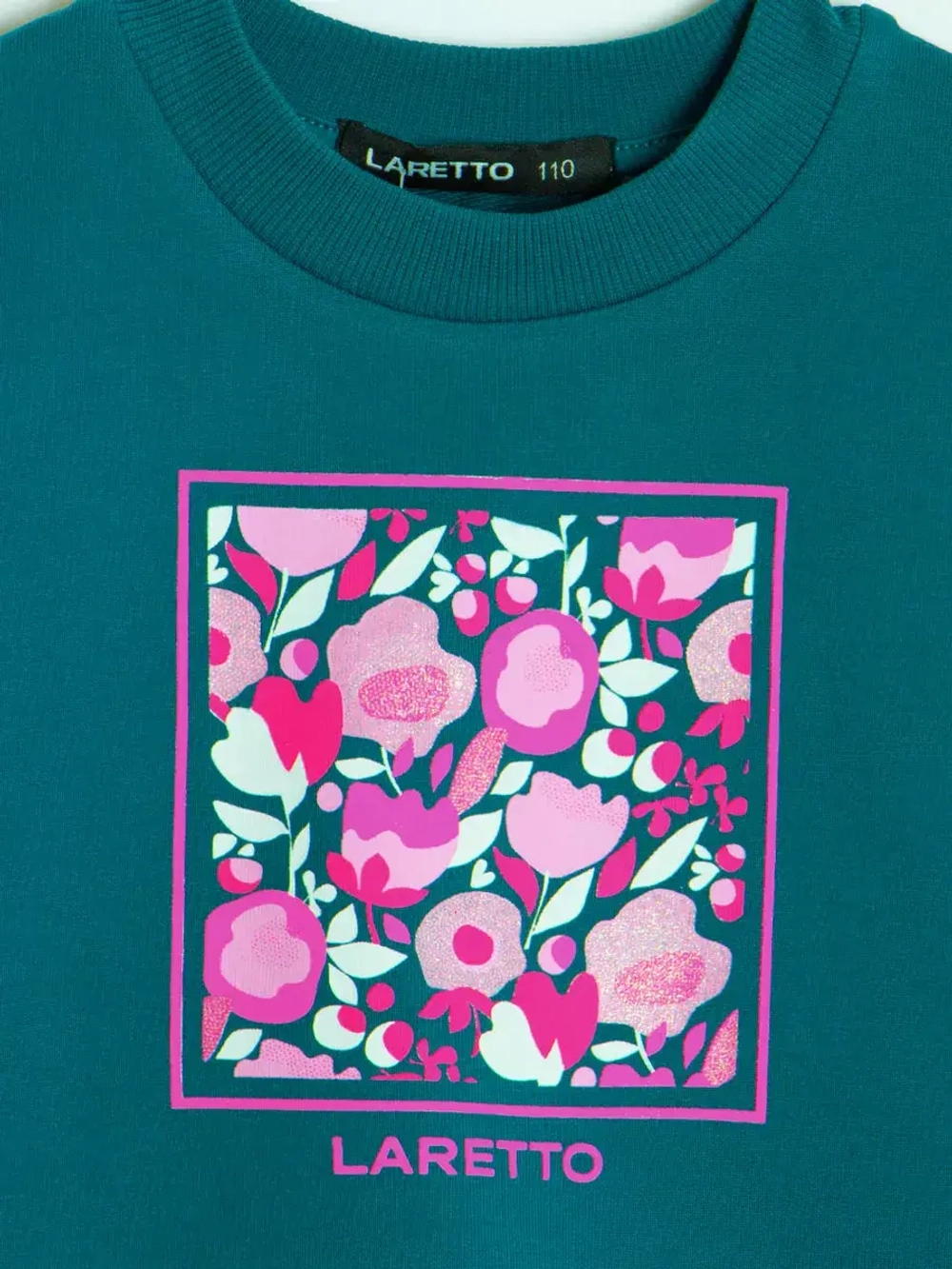 Костюм для девочки, футболка и шорты в сад