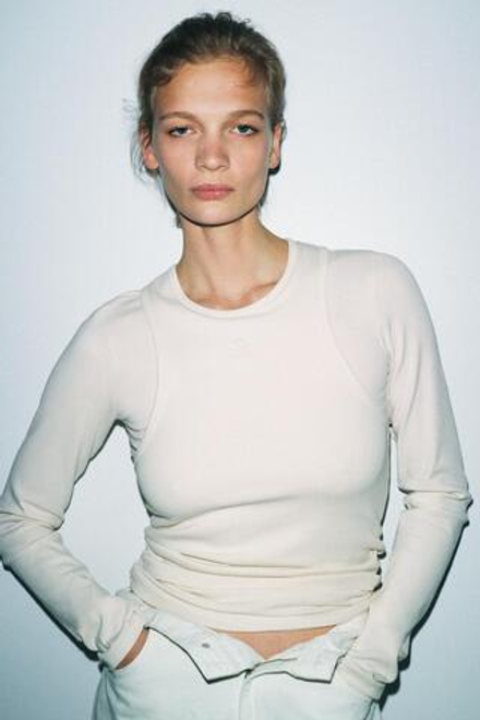 ZARA ФУТБОЛКА С ДВОЙНОЙ ВЫШИВКОЙ, ЭКРЮ