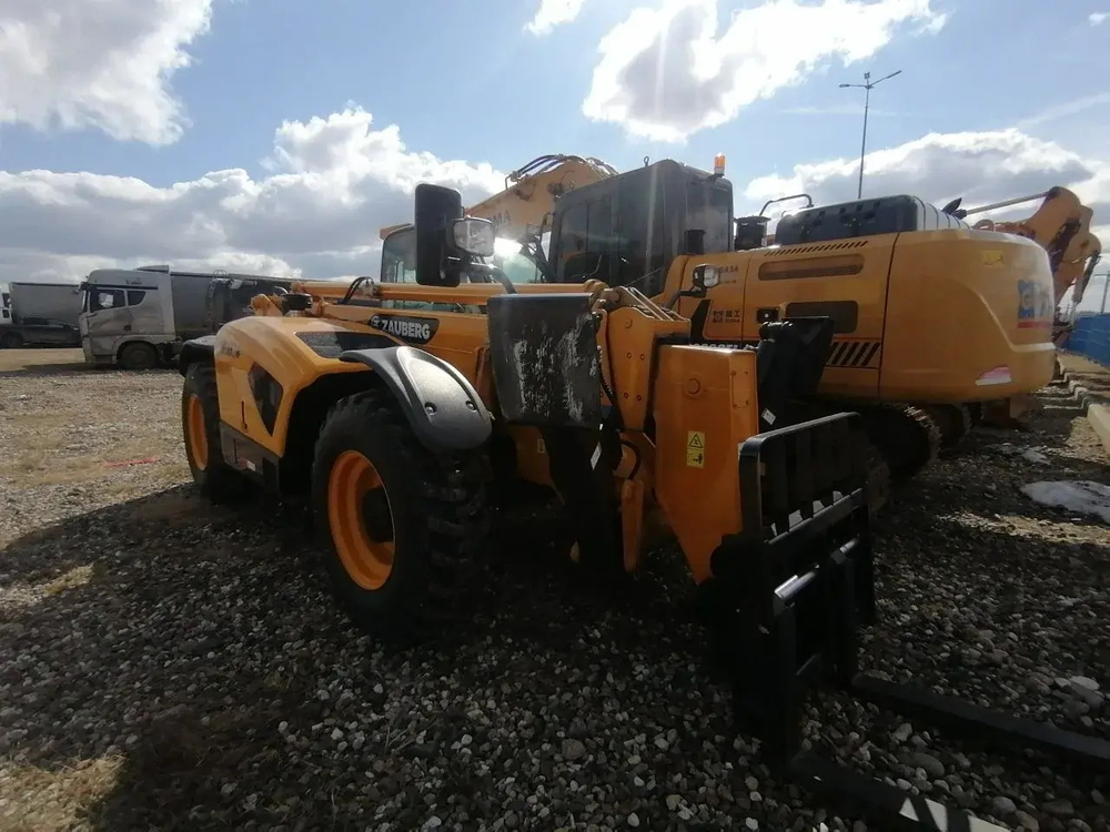 Zauberg TH* Телескопический погрузчик TH-3514 (Дизельный, 4.0 л, 98 л.с. АТ)