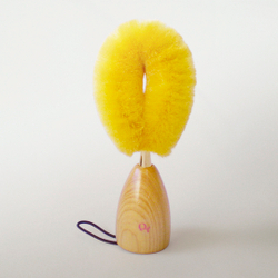 Шелковая щетка для лица из золотого шелка Tomioka Cocoon Golden Silk Brush