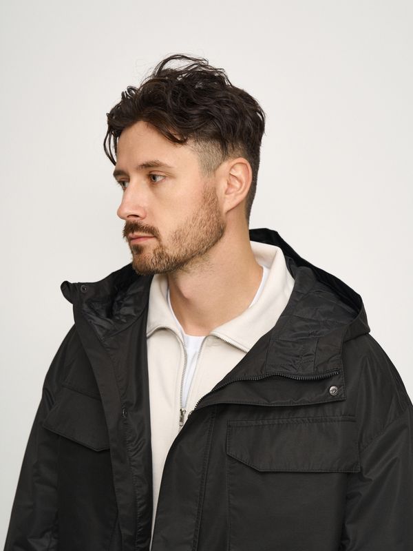 Куртка с диагональными карманами черная - фото 5