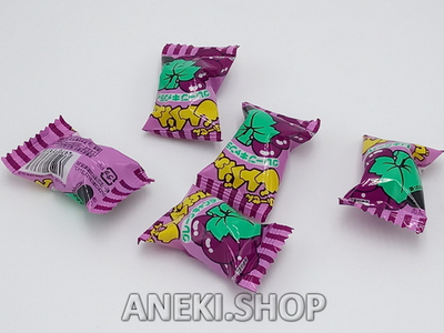 Резинка жевательная в карамели Донгури-гаму со вкусом винограда 6 г Pine