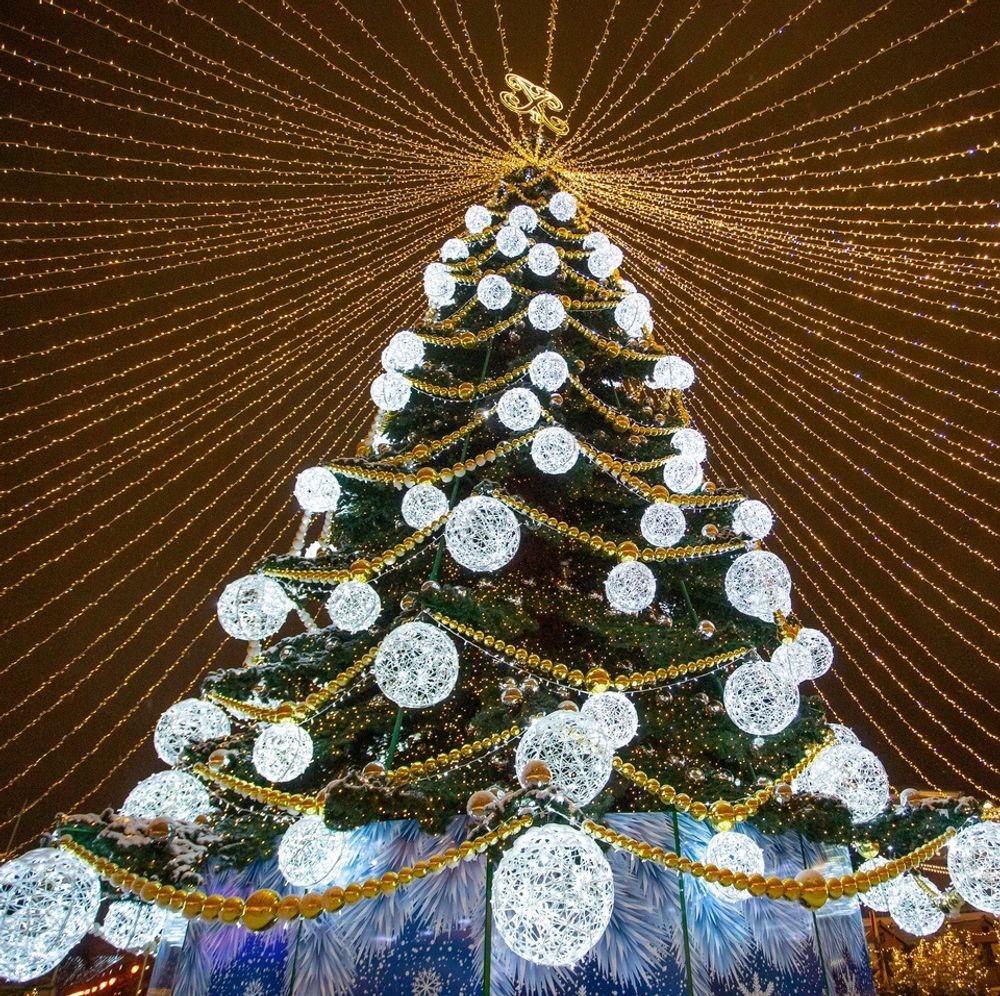 Большие Бусы из шаров разного диаметра