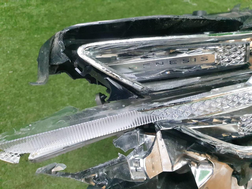 Битая Фара правая Genesis G90 (2018-2022) LED