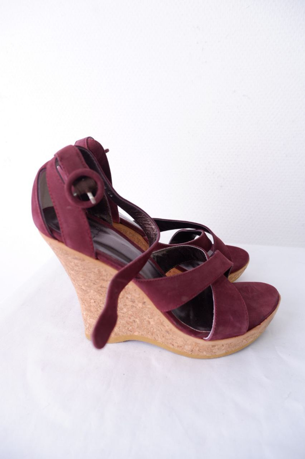 Босоножки B2 модные 39 размер