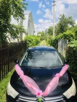 Свадебная лента на автомобиль