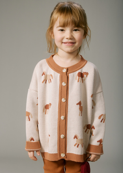 Кардиган вязаный (лошадки)