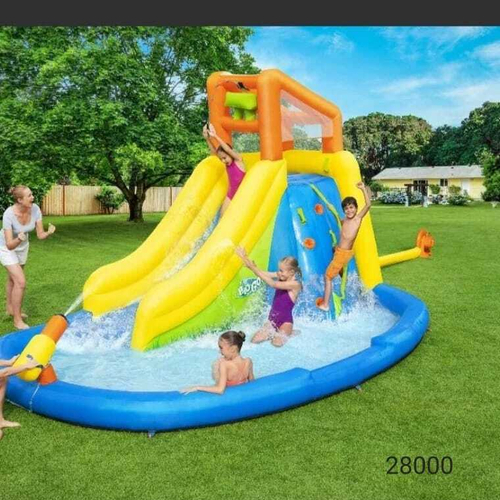 Батут с бассейном