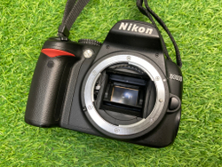 Nikon D3000 Kit 18-55mm 14.000 кадров