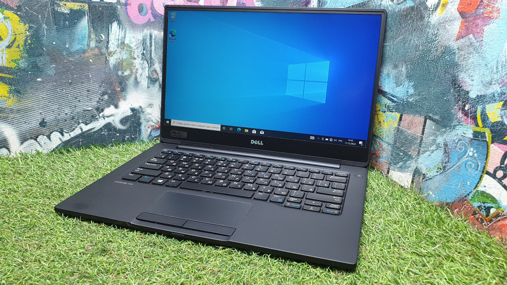 Ноутбук Dell m5-6y54/8Gb/FHD/p67g P67G001/Windows 10