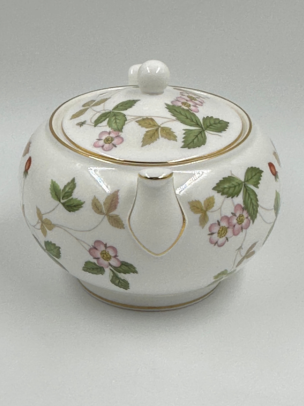 Сахарница Wedgwood, Wild Strawberry