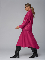 Женская кожаная куртка-косуха цвета фуксия