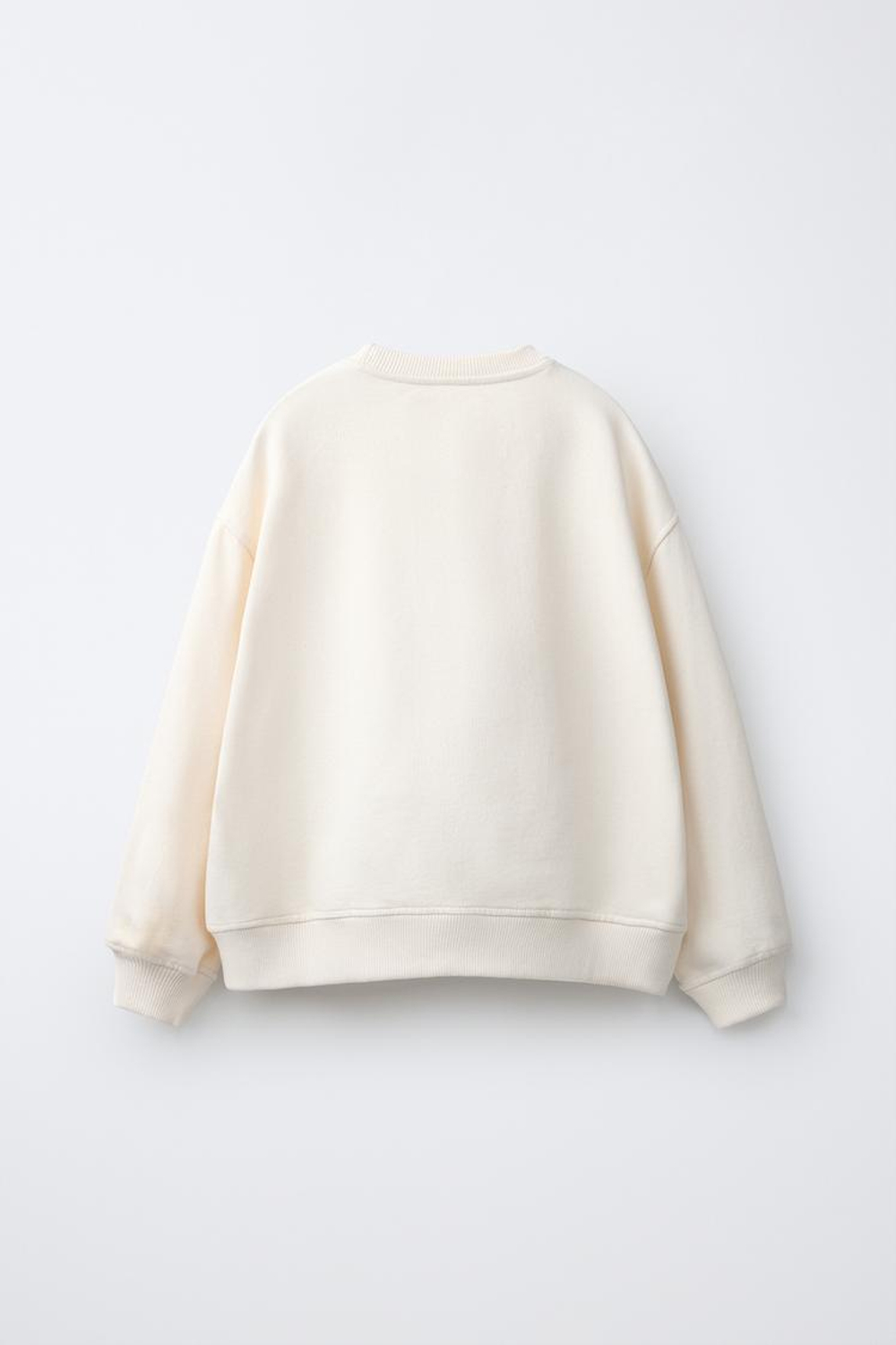 ZARA ТОЛСТОВКА С 3D ЦВЕТКОМ ИЗ ФАТИНА, ЭКРЮ